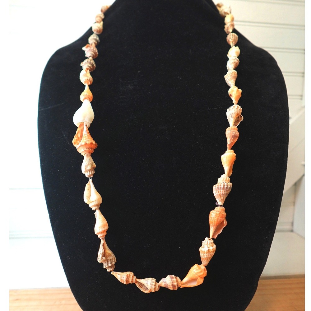 Vintage‎ Conch Shell Necklace Tropical Beach Nautical Jewelry 1 inch shells